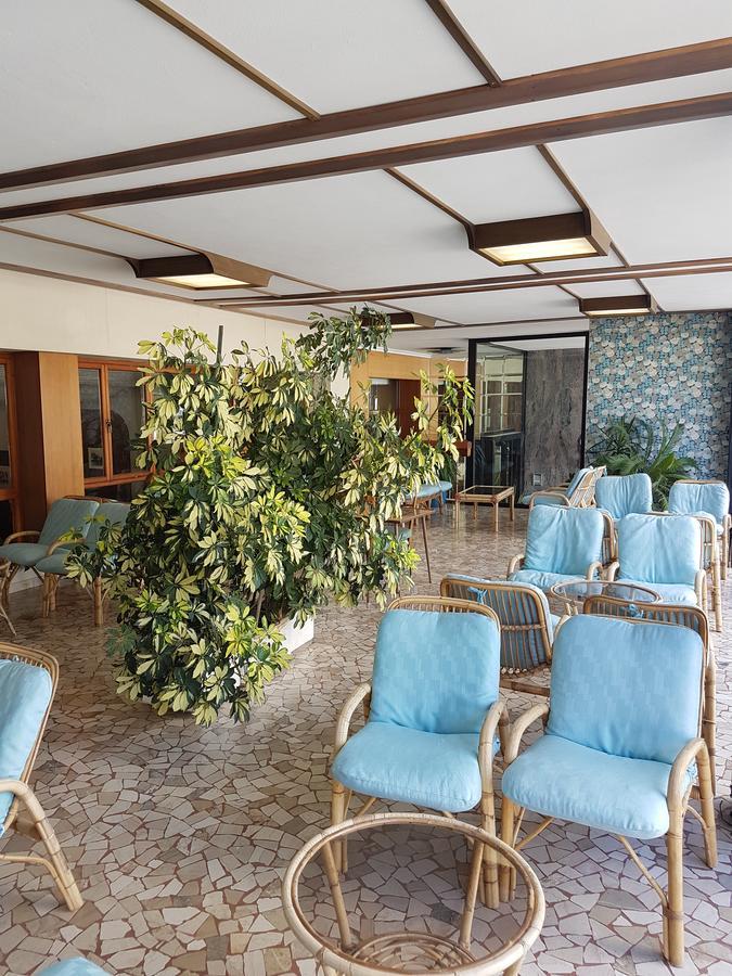 Hotel Residence Adriana Чезенатико Экстерьер фото