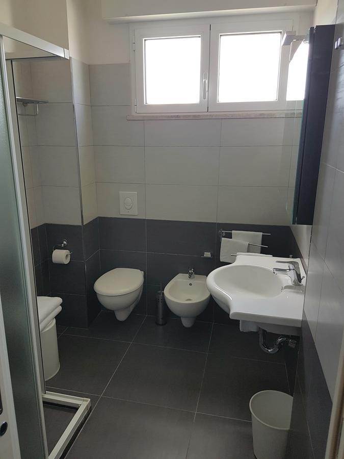 Hotel Residence Adriana Чезенатико Экстерьер фото